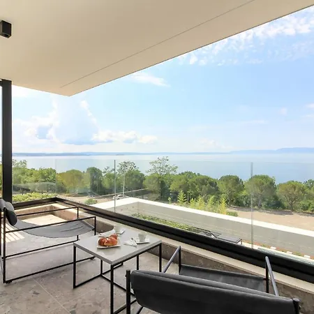 Luxury Seafront Ander Luxury Sea & Fun Zurkovo