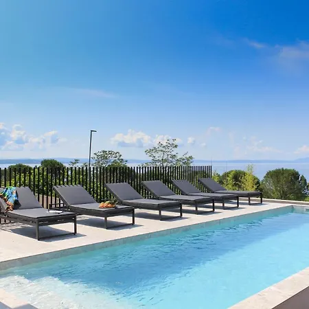 Vilă Luxury Seafront Ander Luxury Sea & Fun Zurkovo