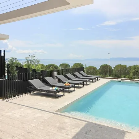Villa Luxury Seafront Ander Luxury Sea & Fun Zurkovo